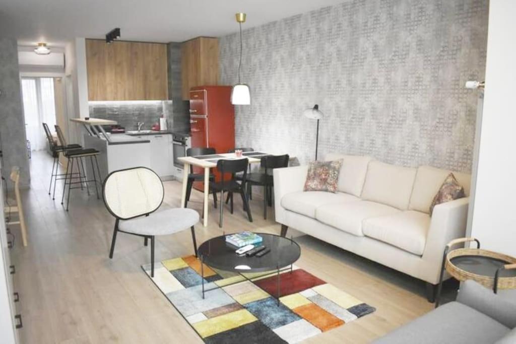 Tokiyo: A Lovely City Center 2 Bedrooms Apartment With Private Parking Sofie Exteriér fotografie